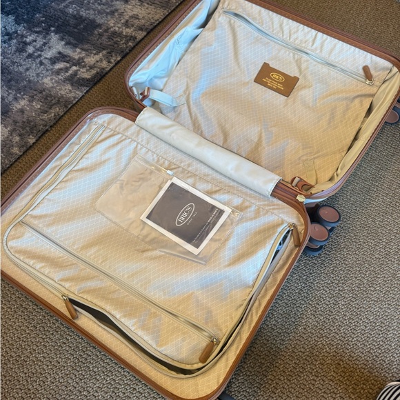 Bric's Bellagio 21” Spinner Carry On - Picture 7 of 8